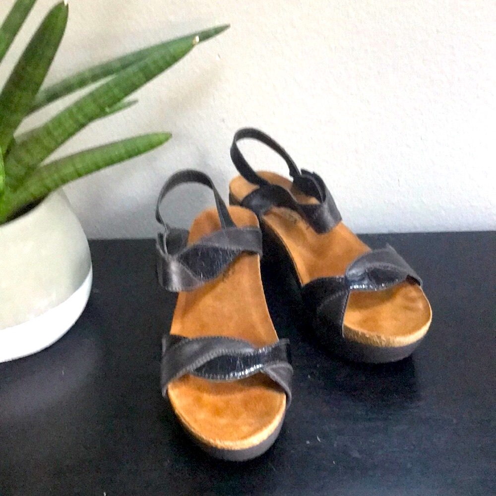 Naot Union size 40 womens heels charcoal Sandals shoes
